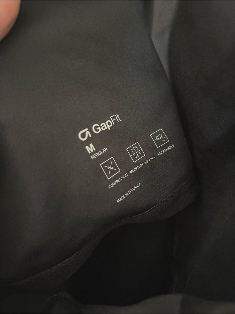 GapFit Racerback Crop Tank Top - Picture 3 of 3